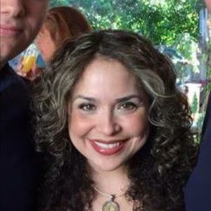 Meet your Posher, Cristina peña